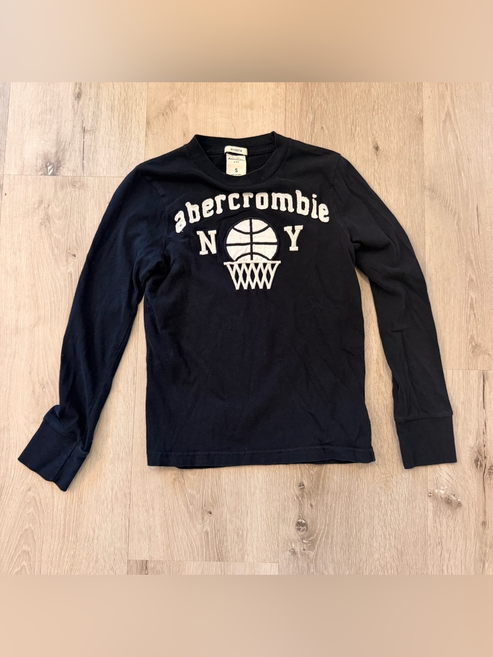 Vintage Y2K Abercrombie Kids Long Sleeve Graphic Shirt NY Basketball Muscle Fit